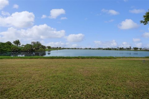 Villa ou maison à vendre à Port Charlotte, Floride: 2 chambres, 83.61 m2 № 1910035 - photo 28