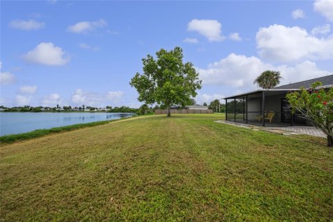 Villa ou maison à vendre à Port Charlotte, Floride: 2 chambres, 83.61 m2 № 1910035 - photo 29