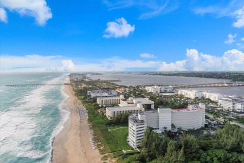 Condo in Palm Beach, Florida, 2 bedrooms № 2246700 - photo 24