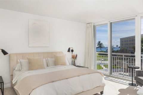 Condo in Palm Beach, Florida, 2 bedrooms № 2246700 - photo 11