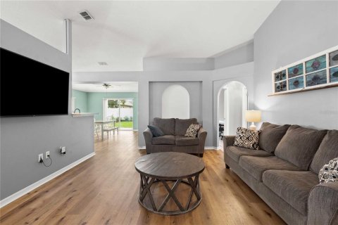 House in Spring Hill, Florida 4 bedrooms, 174.1 sq.m. № 2284660 - photo 6