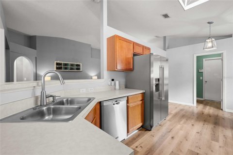 House in Spring Hill, Florida 4 bedrooms, 174.1 sq.m. № 2284660 - photo 9