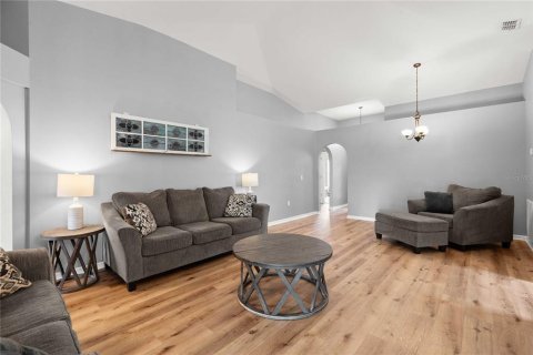 House in Spring Hill, Florida 4 bedrooms, 174.1 sq.m. № 2284660 - photo 3