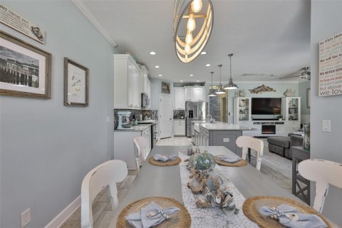 Villa ou maison à vendre à Apollo Beach, Floride: 4 chambres, 300.35 m2 № 2207376 - photo 18