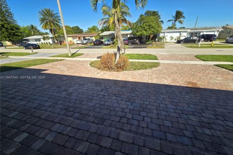 Снять в аренду виллу или дом в Санрайз, Флорида 2 спальни, 142.79м2, № 2003316 - фото 3