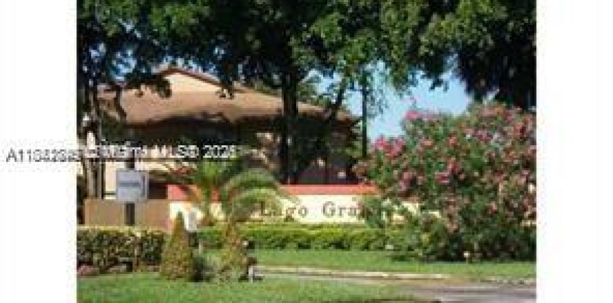 Condo à Hialeah, Floride, 3 chambres  № 1833835