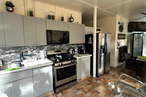 Снять в аренду виллу или дом в Хайалиа, Флорида 3 спальни, 153.2м2, № 1990420 - фото 14