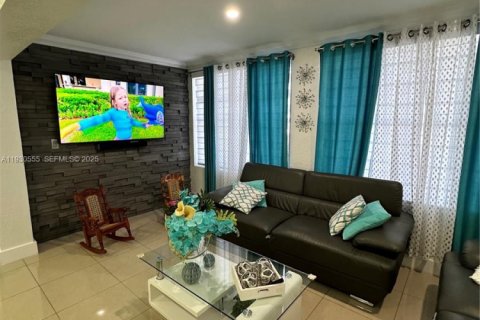 Снять в аренду виллу или дом в Хайалиа, Флорида 3 спальни, 153.2м2, № 1990420 - фото 26