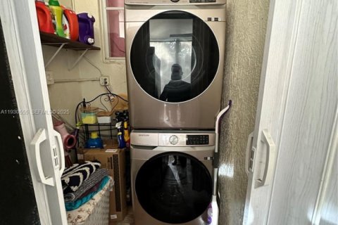 Снять в аренду виллу или дом в Хайалиа, Флорида 3 спальни, 153.2м2, № 1990420 - фото 10