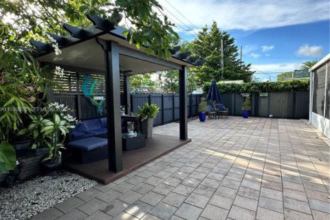 Снять в аренду виллу или дом в Хайалиа, Флорида 3 спальни, 153.2м2, № 1990420 - фото 3