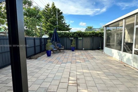 Снять в аренду виллу или дом в Хайалиа, Флорида 3 спальни, 153.2м2, № 1990420 - фото 7