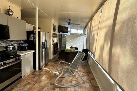 Снять в аренду виллу или дом в Хайалиа, Флорида 3 спальни, 153.2м2, № 1990420 - фото 11