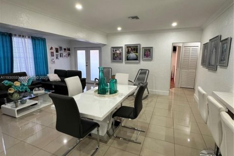 Снять в аренду виллу или дом в Хайалиа, Флорида 3 спальни, 153.2м2, № 1990420 - фото 22