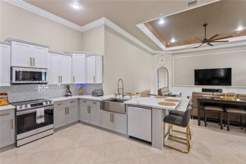 Купить виллу или дом в Дейви, Флорида 4 спальни, 253.44м2, № 2030418 - фото 15