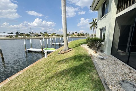 Condo in Punta Gorda, Florida, 2 bedrooms № 2239641 - photo 11