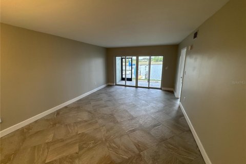 Condo in Punta Gorda, Florida, 2 bedrooms № 2239641 - photo 4