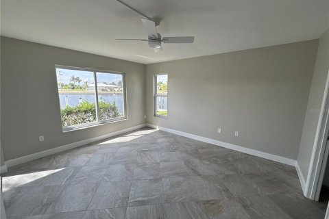 Condo in Punta Gorda, Florida, 2 bedrooms № 2239641 - photo 5