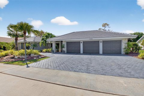 House in Boca Raton, Florida 4 bedrooms, 245.54 sq.m. № 2253426 - photo 3