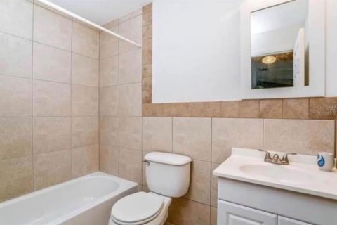 Condo in Altamonte Springs, Florida, 2 bedrooms  № 2394297 - photo 19