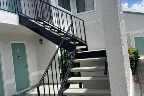 Condo in Altamonte Springs, Florida, 2 bedrooms  № 2394297 - photo 3