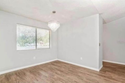 Condo in Altamonte Springs, Florida, 2 bedrooms  № 2394297 - photo 17