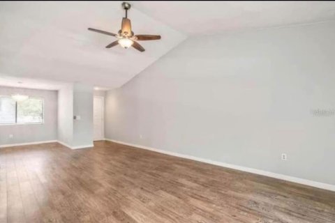 Condo in Altamonte Springs, Florida, 2 bedrooms  № 2394297 - photo 18