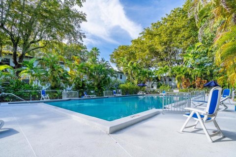 Condominio en venta en Miami, Florida, 2 dormitorios, 74.32 m2 № 2000372 - foto 7