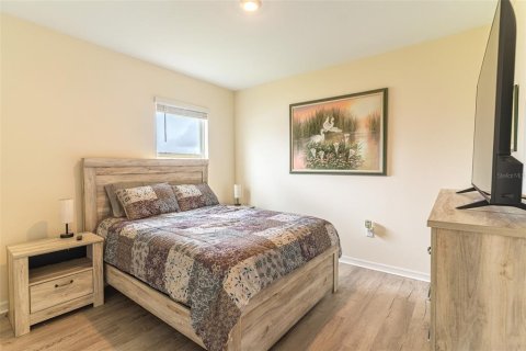 House in Winter Haven, Florida 5 bedrooms, 250.46 sq.m. № 2201194 - photo 20
