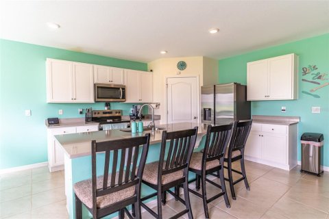 House in Winter Haven, Florida 5 bedrooms, 250.46 sq.m. № 2201194 - photo 5