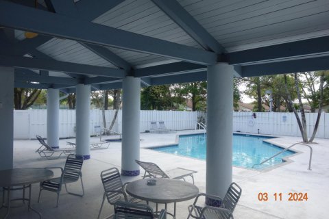 House in Boynton Beach, Florida 2 bedrooms, 112.88 sq.m. № 1058979 - photo 1