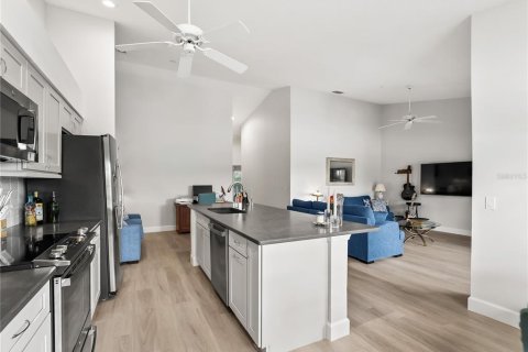 Condo in Sarasota, Florida, 2 bedrooms  № 2395883 - photo 26