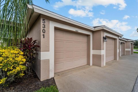 Condo in Sarasota, Florida, 2 bedrooms  № 2395883 - photo 5