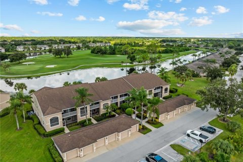 Condo in Sarasota, Florida, 2 bedrooms  № 2395883 - photo 3