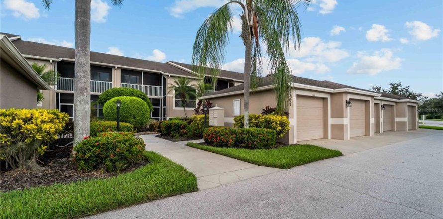 Condo in Sarasota, Florida, 2 bedrooms  № 2395883
