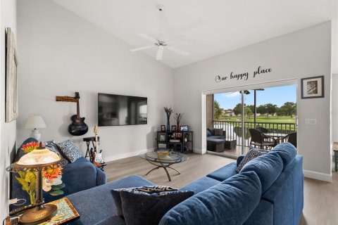 Condo in Sarasota, Florida, 2 bedrooms  № 2395883 - photo 18