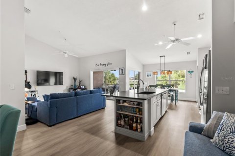 Condo in Sarasota, Florida, 2 bedrooms  № 2395883 - photo 22