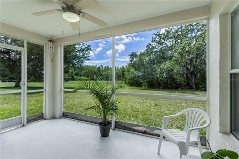 House in Land O' Lakes, Florida 3 bedrooms, 192.49 sq.m. № 2223265 - photo 10