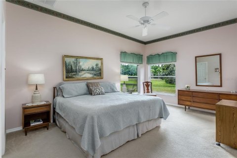 House in Land O' Lakes, Florida 3 bedrooms, 192.49 sq.m. № 2223265 - photo 12