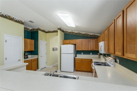House in Land O' Lakes, Florida 3 bedrooms, 192.49 sq.m. № 2223265 - photo 6