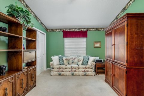 House in Land O' Lakes, Florida 3 bedrooms, 192.49 sq.m. № 2223265 - photo 18
