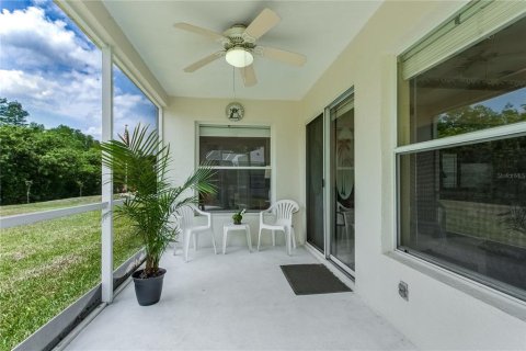 House in Land O' Lakes, Florida 3 bedrooms, 192.49 sq.m. № 2223265 - photo 23