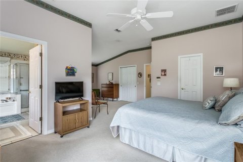 House in Land O' Lakes, Florida 3 bedrooms, 192.49 sq.m. № 2223265 - photo 14