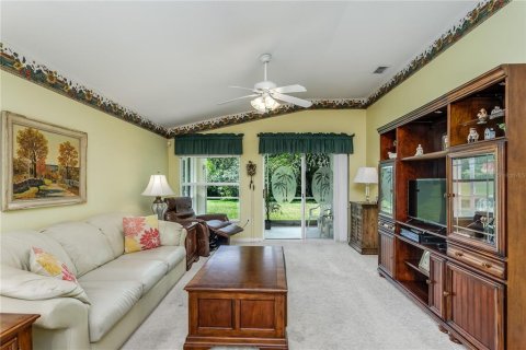 House in Land O' Lakes, Florida 3 bedrooms, 192.49 sq.m. № 2223265 - photo 7
