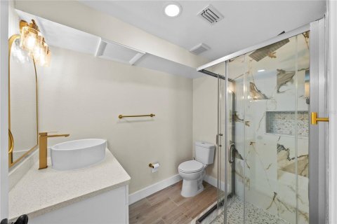 House in Saint Petersburg, Florida 4 bedrooms, 138.24 sq.m. № 1904095 - photo 19