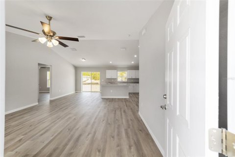 House in Citrus Springs, Florida 3 bedrooms, 130.06 sq.m. № 1656900 - photo 4