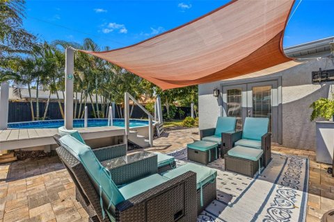 House in Saint Petersburg, Florida 3 bedrooms, 165.83 sq.m. № 1528291 - photo 30