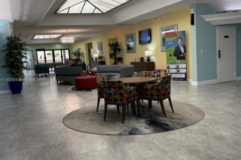 Copropriété à vendre à Sunrise, Floride: 2 chambres, 75.72 m2 № 1939944 - photo 8