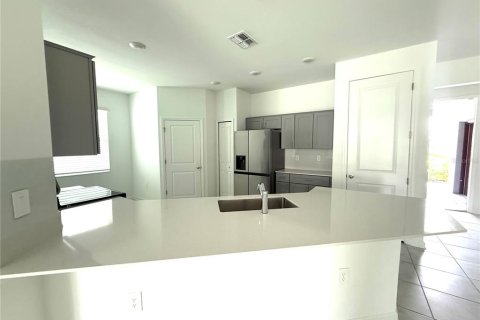 Casa en alquiler en Eagle Lake, Florida, 4 dormitorios, 296.08 m2 № 1884704 - foto 5