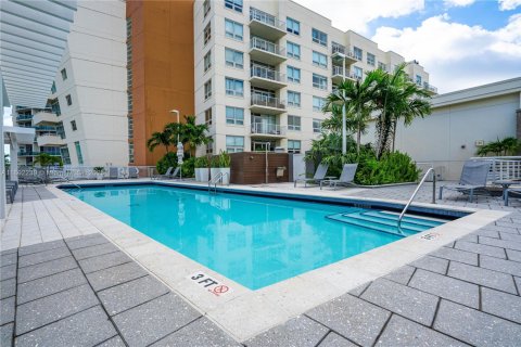 Condominio en alquiler en Miami, Florida, 2 dormitorios, 110.46 m2 № 1688612 - foto 30