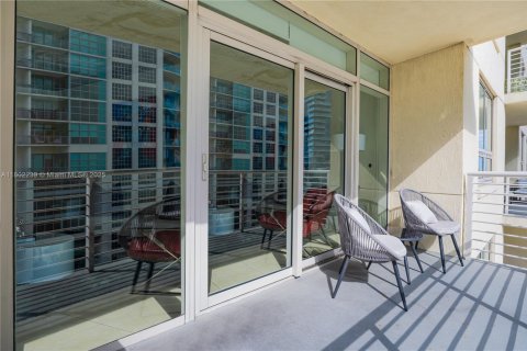 Condominio en alquiler en Miami, Florida, 2 dormitorios, 110.46 m2 № 1688612 - foto 26